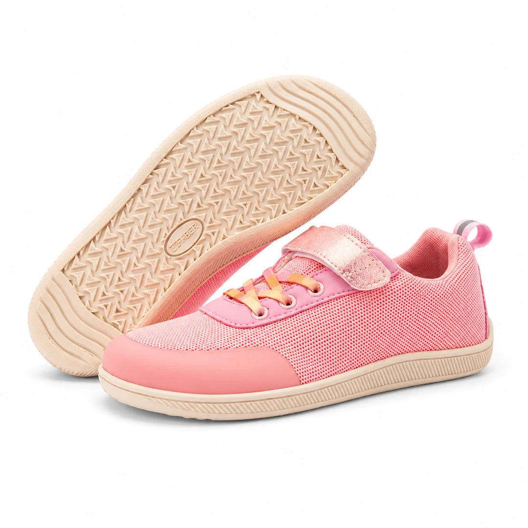 Suela de caucho flexible y antideslizante en bebe zapatillas para máxima seguridad.