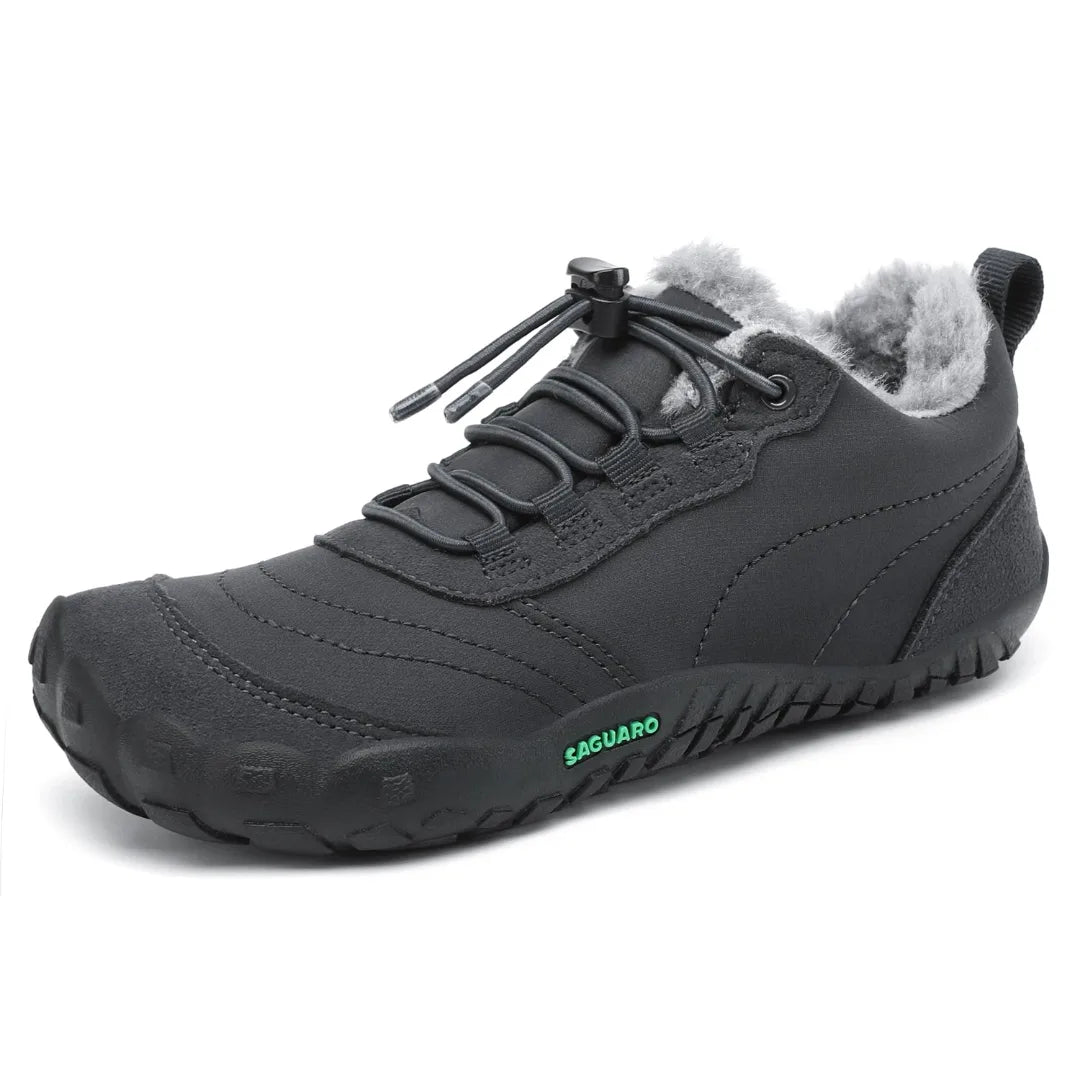 Botas barefoot para niño en color gris oxford con forro térmico y suela flexible.