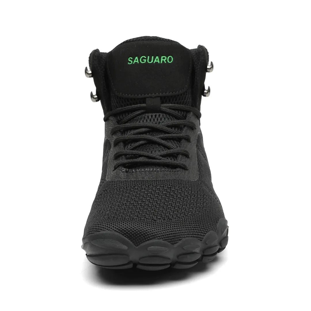 Botas respetuosas con horma ancha Saguaro Vitality V negras, espacio real para los dedos que mejora el equilibrio.