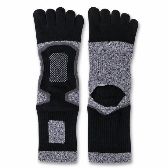 Calcetines de cinco dedos largos en color negro y gris marca Sowilo, diseño transpirable con talón reforzado antideslizante para entrenamiento.