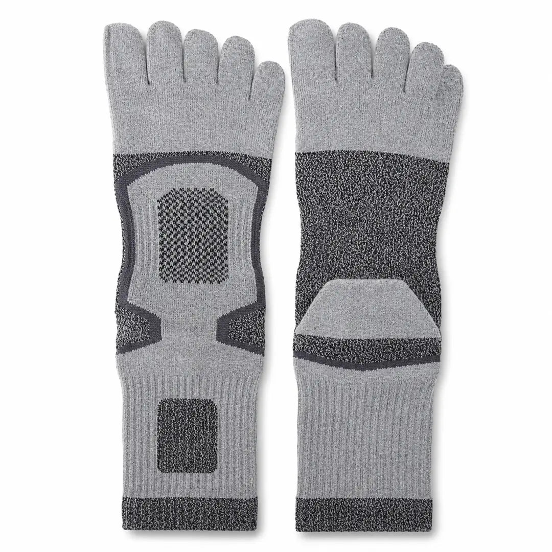 Calcetines con dedos chile en color gris bicolor Sowilo, medias largas deportivas con separación anatómica que liberan la presión del empeine.