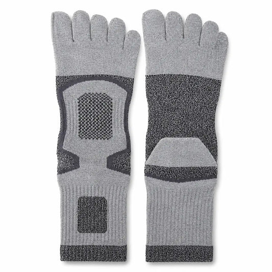 Calcetines con dedos chile en color gris bicolor Sowilo, medias largas deportivas con separación anatómica que liberan la presión del empeine.