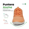Vista frontal zapatilla trekking naranja con refuerzo en puntera.