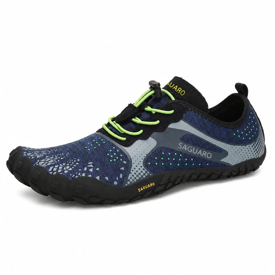 Zapatilla barefoot Saguaro Fast I azul vista diagonal mostrando diseño deportivo minimalista.