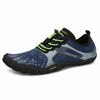 Zapatilla barefoot Saguaro Fast I azul vista diagonal mostrando diseño deportivo minimalista.