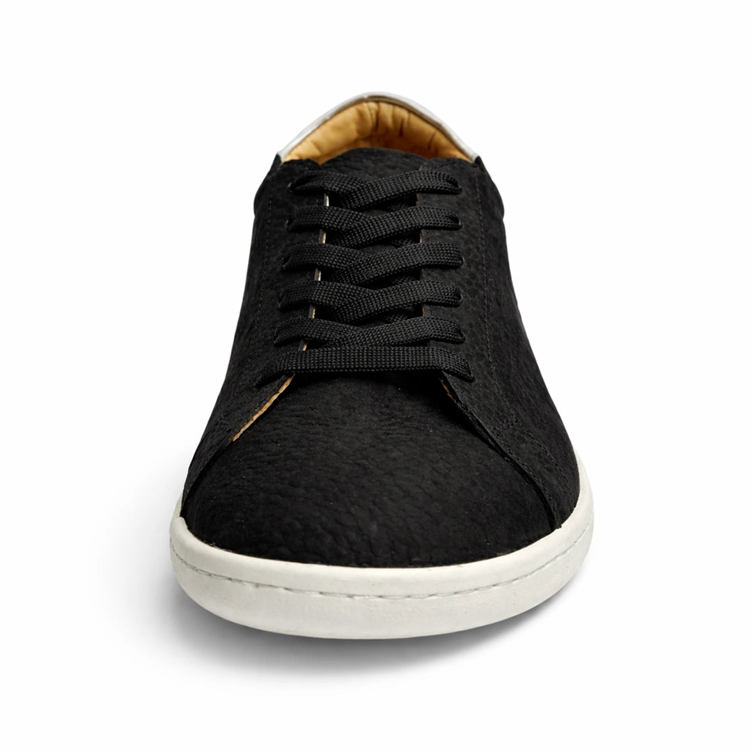 MOKA cuero negro barefoot vista frontal — zapato artesanal puntera ancha mujer Chile