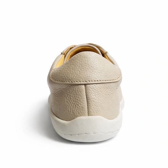 MOKA trama cuero mujer vista trasera — zapato barefoot artesanal zero drop Chile
