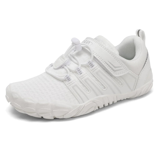Zapatillas barefoot blancas infantiles ideales para educación física y tenis escolar.
