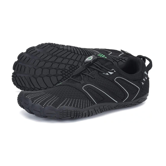 Zapato minimalista deportivo resaltando la suela de caucho flexible con diseño de tracción multidireccional.
