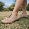 Zapatillas minimalistas urbanas Saguaro Smart I café en oferta, diseño ligero y zero drop para fortalecer los pies en la ciudad.