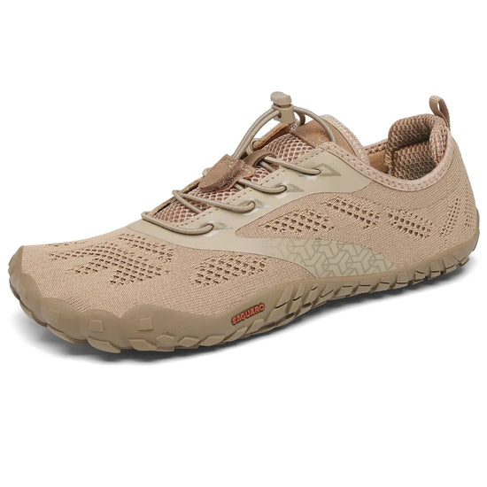 Zapato de horma ancha color café Saguaro Smart I, previene el dolor de pies permitiendo el movimiento natural de los dedos.